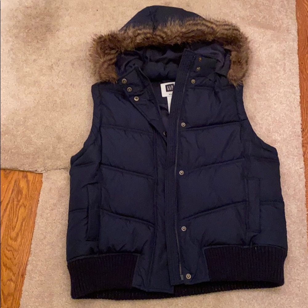 Gap puffer navy blue vest. Super warm!!